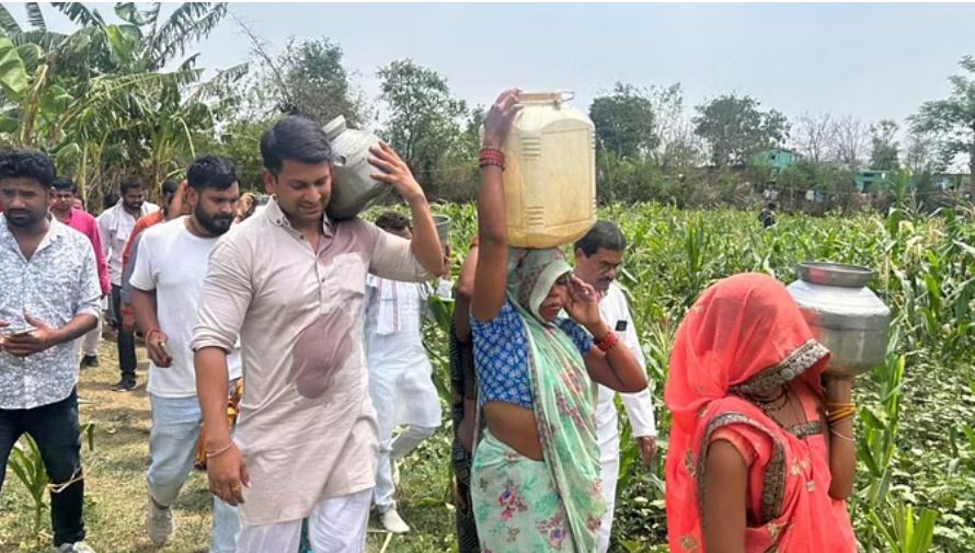 सागर: जलसंकट का जायजा लेने पहुंचे यूथ कांग्रेस के प्रदेश अध्यक्ष