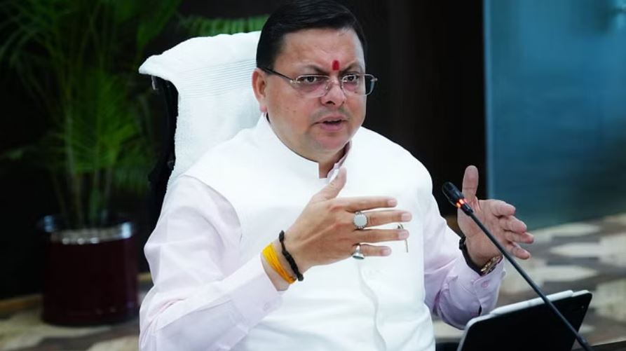 जंगल की आग से चार की मौत: सीएम धामी सख्त, कुमाऊं के तीन अफसरों पर गिरी गाज