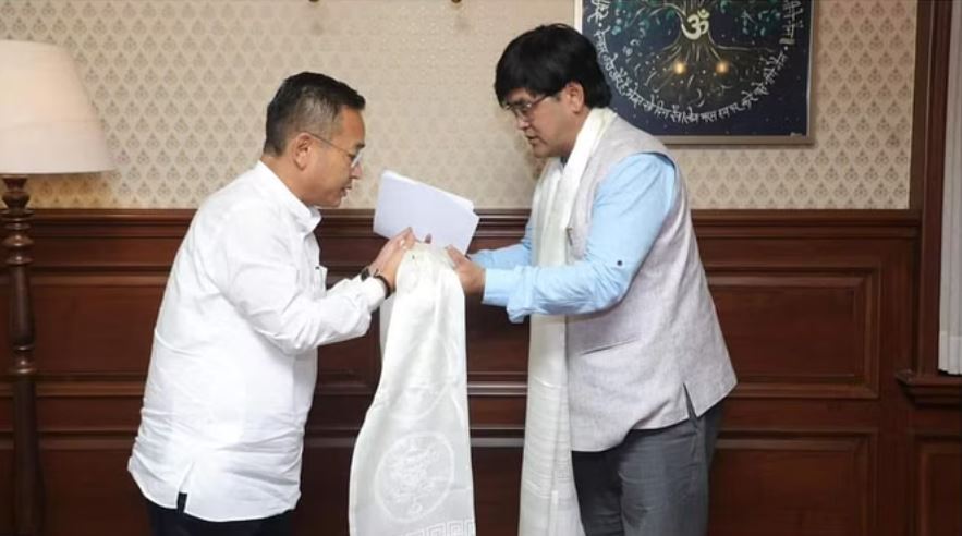 विपक्ष विहीन हुआ सिक्किम, एसडीएफ के एक मात्र विधायक एसकेएम में शामिल