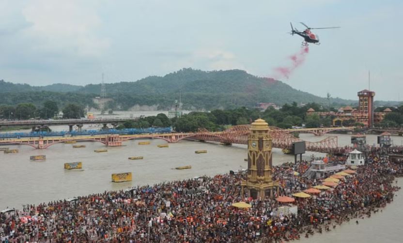 केसरिया रंग में रंगी धर्मनगरी: हाईवे डाक कांवड़ियों से पैक