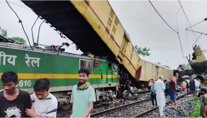 कंचनजंगा ट्रेन हादसे में लोको पायलट को मिली क्लीन चिट