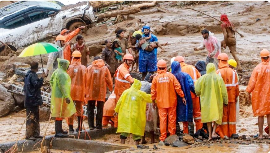 गांव के गांव नष्ट, कई परिवार तबाह,  तस्वीरों में देखें वायनाड का दर्द