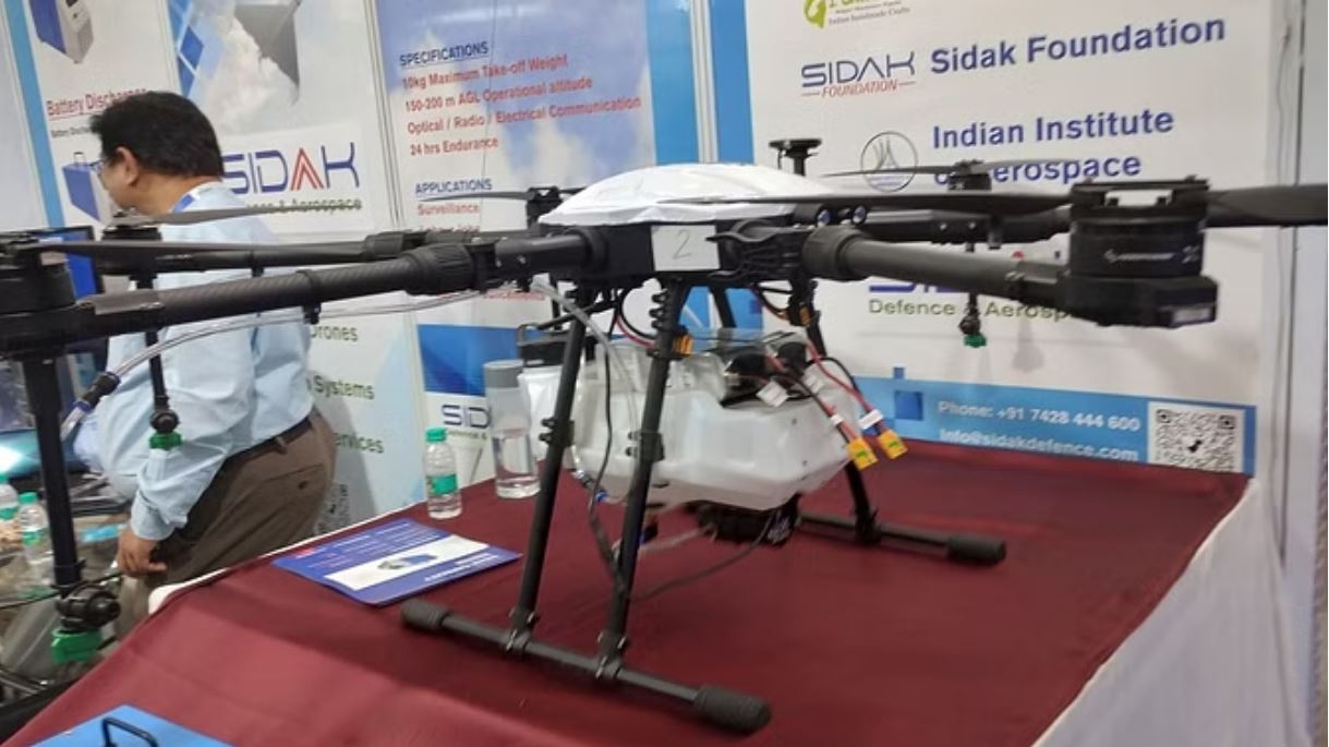 किसान का काम होगा आसान: अब ड्रोन की मदद से खेतों में लहलहाएंगी किसानों की फसलें