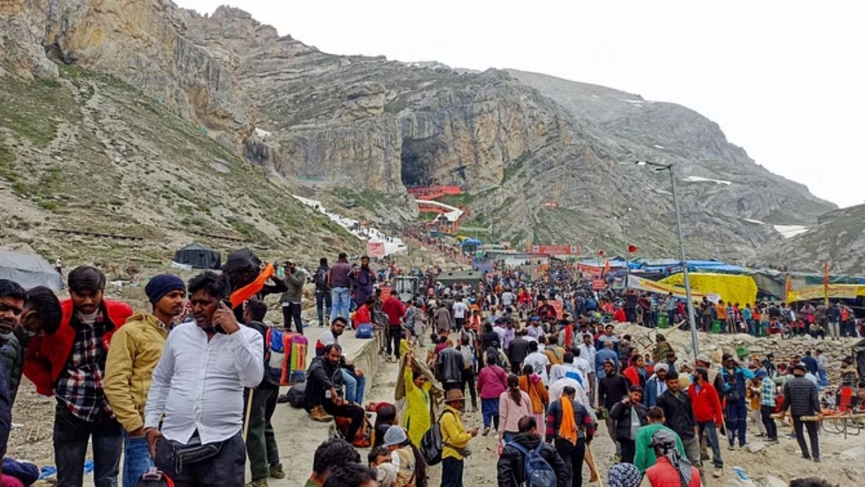 अमरनाथ यात्रा: अब तक डेढ़ लाख श्रद्धालुओं ने किये बाबा बर्फानी के दर्शन