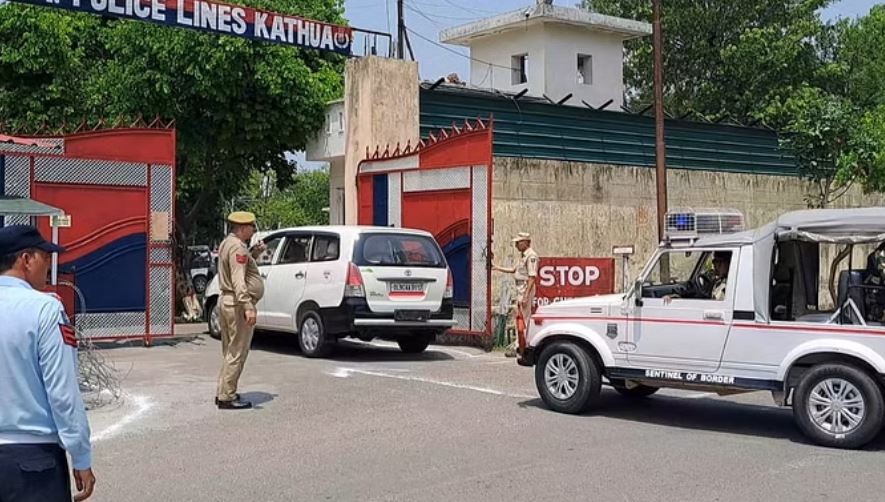 आतंकी हमले: कठुआ में जम्मू-कश्मीर और पंजाब के डीजीपी की बैठक