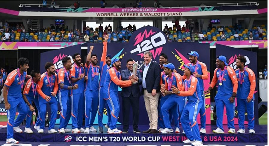 विश्व विजेता टीम सुबह छह बजे पहुंचेगी दिल्ली, पीएम से मुलाकात और शाम को विजय परेड