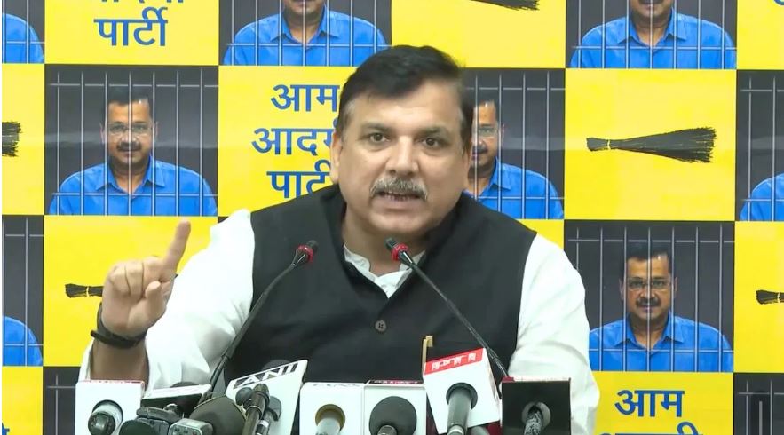 केजरीवाल के साथ जेल में हो सकती है अनहोनी: बीजेपी और एलजी पर बरसे संजय सिंह