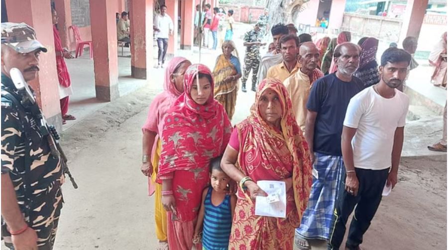 रूपौली विधानसभा के इन बूथों पर मतदाताओं ने किया जमकर हंगामा