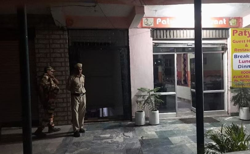 हमीरपुर: मटनसिद्ध में निजी होटल में पार्टी करते भाजपा नेता सहित 27 धरे