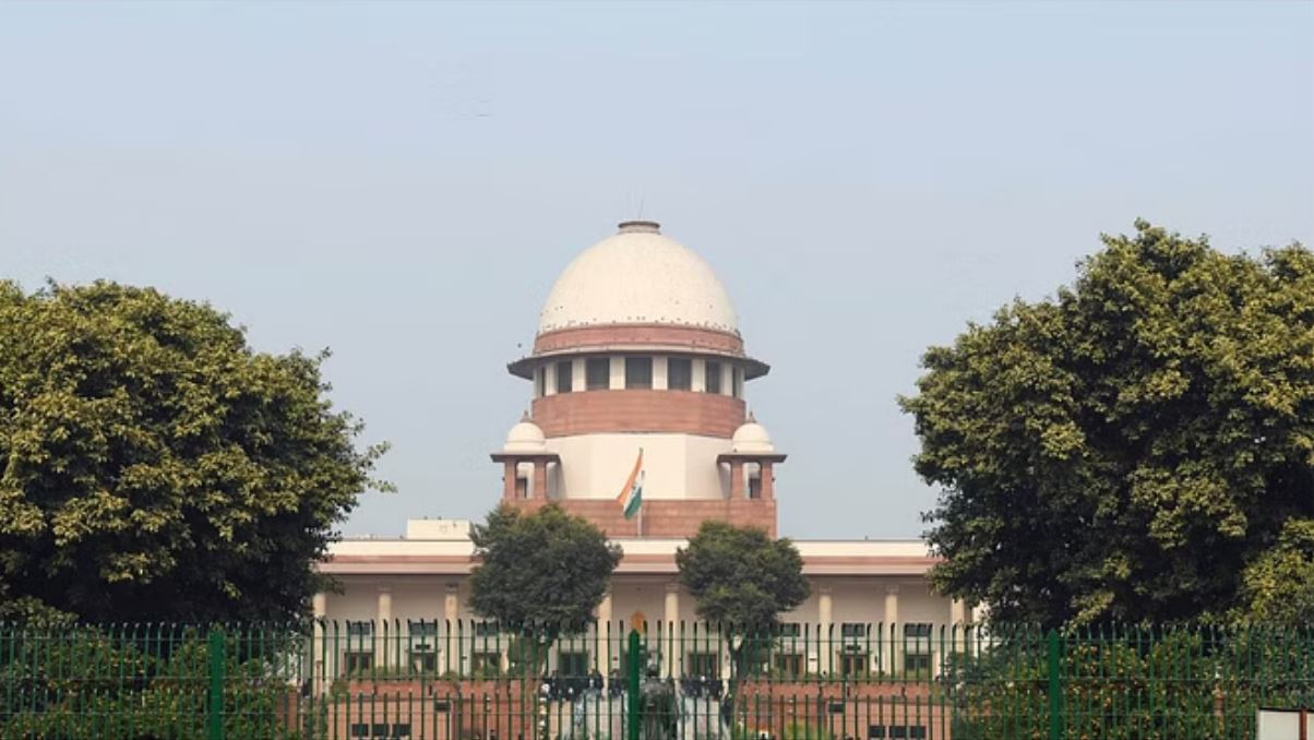 विधेयकों को मंजूरी देने से इनकार का मामला; एससी ने केंद्र, बंगाल-केरल के राज्यपालों से मांगा जवाब