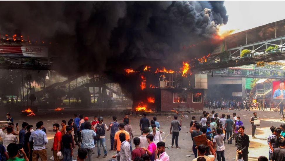 बांग्लादेश की हिंसा में फंसे भारतीयों की वापसी शुरू, इतने छात्र लौटे देश