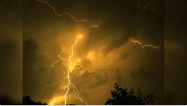 कानपुर के आसपास जिलों में बिजली गिरने से आठ की मौत, मचा कोहराम