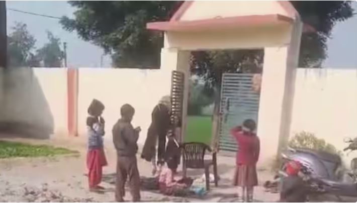 अलीगढ़: छात्रों से पंखा की हवा कराने वाली टीचर सस्पेंड