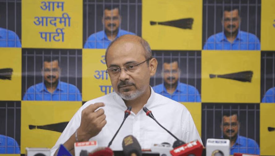 आतिशी के बाद दिलीप पांडे का एलजी पर तंज, बोले- षड्यंत्र रचा... लेकिन सच्चाई की जीत हुई