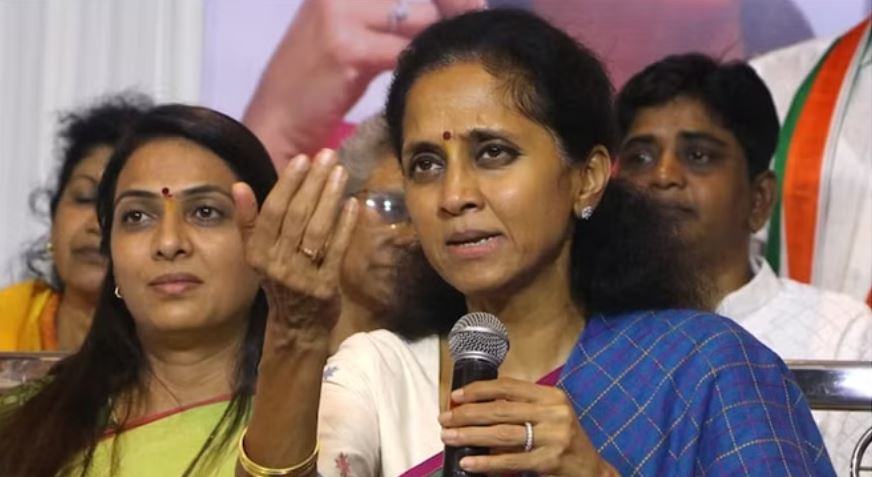 संसद के भाषणों के टीवी प्रसारण में हिंदी वॉयसओवर बंद किया जाए: सुप्रिया सुले