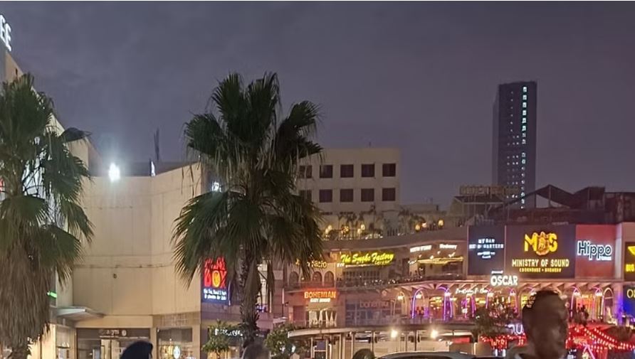 बार में पार्टी के बाद नशे में की फायरिंग, गाजियाबाद के दो सिपाही गिरफ्तार