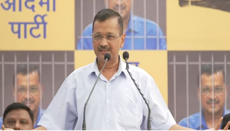 केजरीवाल के खिलाफ वारंट जारी: आप की भी बढ़ी मुश्किलें