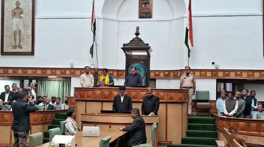 हिमाचल विधानसभा में तीन नवनिर्वाचित विधायकों ने ली शपथ