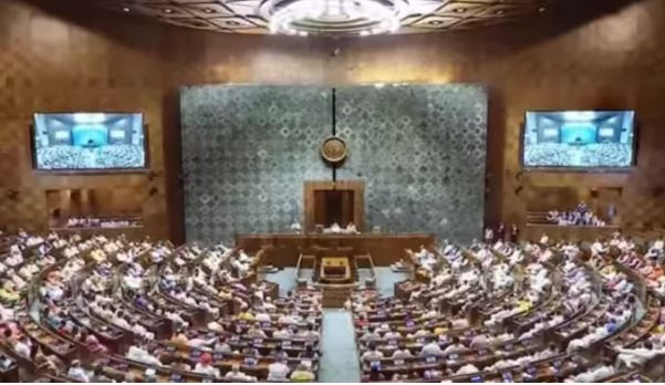 मंत्री-विपक्षी सांसदों में हाथापाई की नौबत, लोकसभा में बजट पर चर्चा के दौरान संग्राम