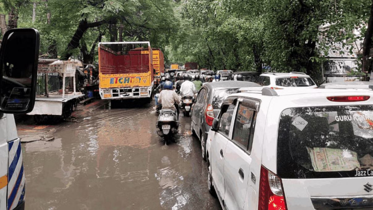 बारिश के बावजूद उमस से नहीं राहत, रविवार को भी दिल्ली में बरसेंगे बदरा