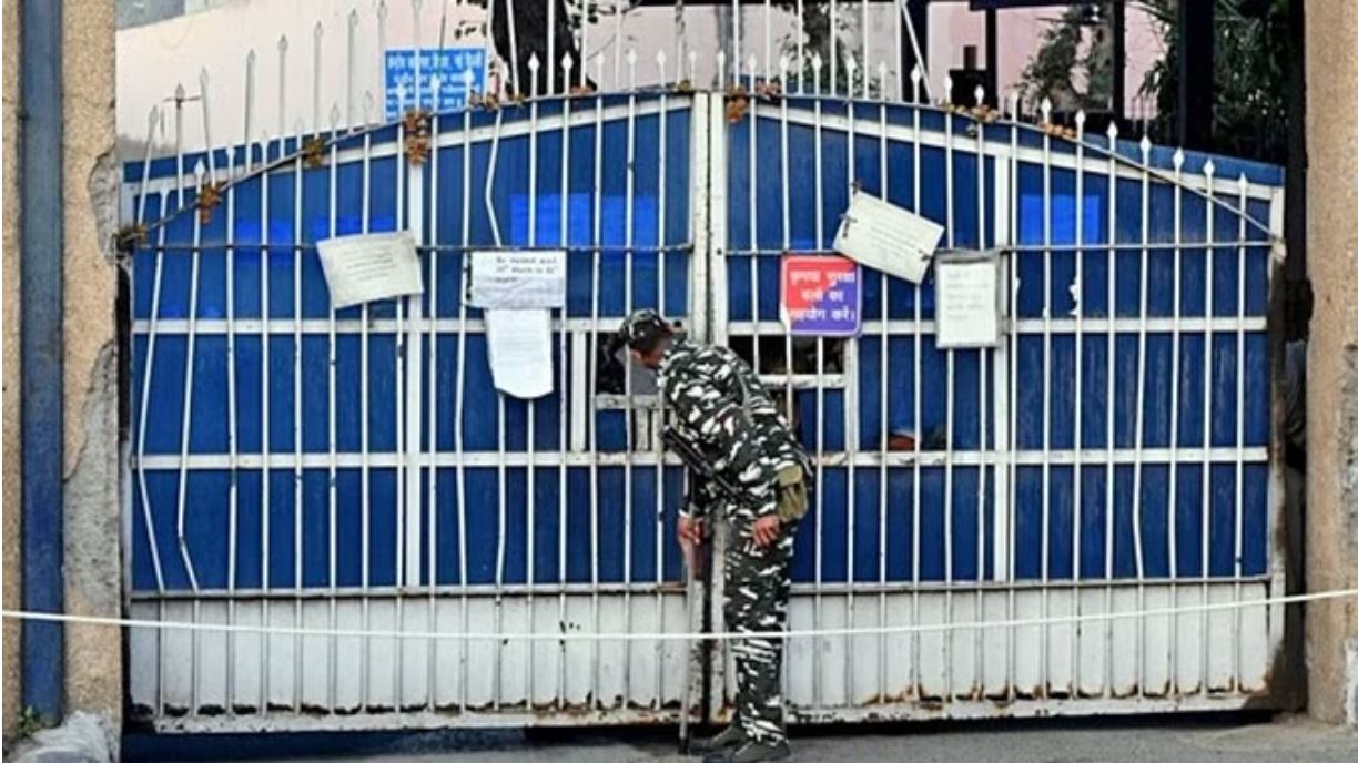 दिल्ली की जेल में फिर खूनी खेल: तिहाड़ में एक कैदी पर चाकू से हमला