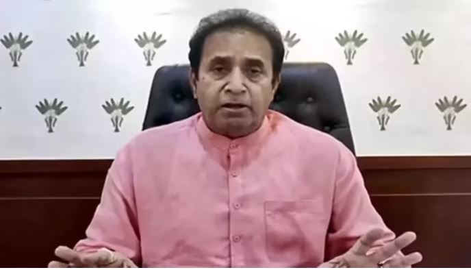 उद्धव ठाकरे और अजित पवार को फंसाना चाहते थे फडणवीस: अनिल देशमुख