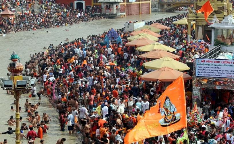 हरिद्वार में शिवभक्तों का सैलाब: पैर में घुंघरू, जुबां पर हर-हर महादेव