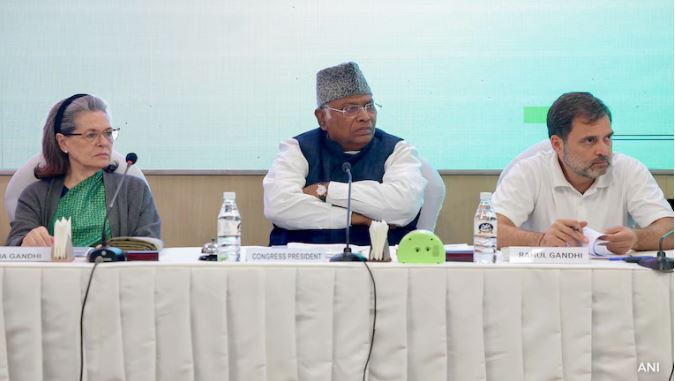 संसद सत्र को लेकर विपक्षी गठबंधन इंडिया की अहम बैठक आज