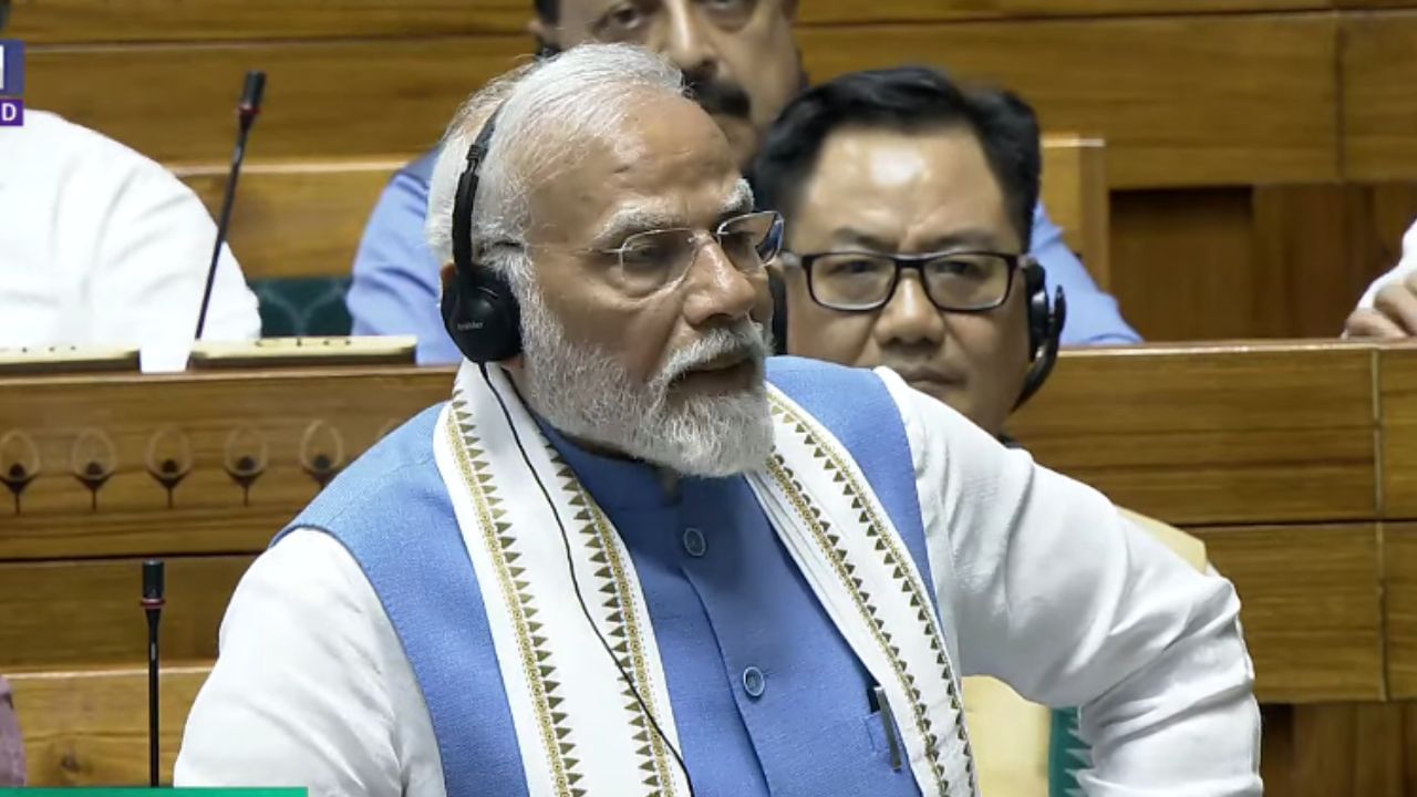 शोले की मौसी, बालक बुद्धि... कांग्रेस पर पीएम मोदी के तीखे तीर