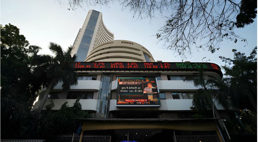शेयर बाजार: सेंसेक्स 750 अंकों की उछाल के साथ पहली बार 81000 के पार