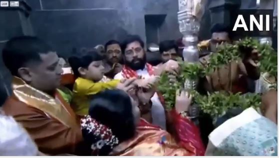 सीएम एकनाथ शिंदे ने की श्री विट्ठल रुक्मिणी माता की महा पूजा