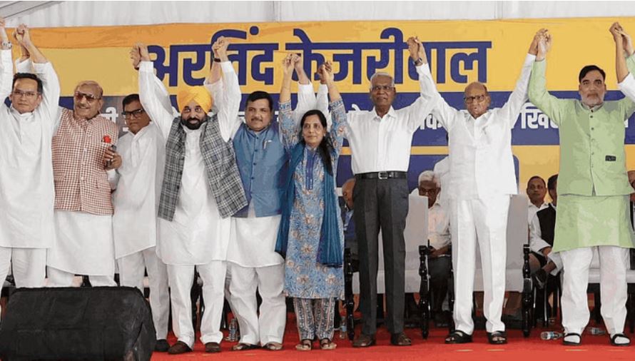 इंडिया गठबंधन की बड़ी रैली, राम गोपाल यादव बोले- सिर्फ एक साल की केंद्र सरकार