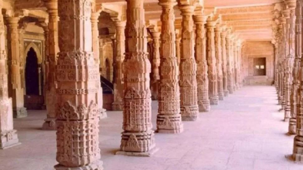 हिंदू और मुस्लिम पक्ष के बाद भोजशाला पर जैन समाज का दावा, एससी में याचिका