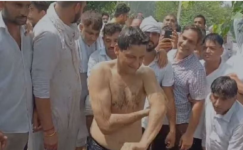 हरियाणा: सांसद दीपेंद्र हुड्डा को ट्रैक्टर जोतते देख सब हैरान, ट्यूबवेल पर नहाये