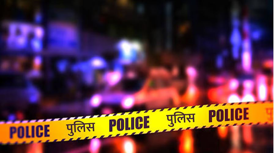इंदौर: पानी का टैंकर पलटा, एक युवक की मौत और एक गंभीर