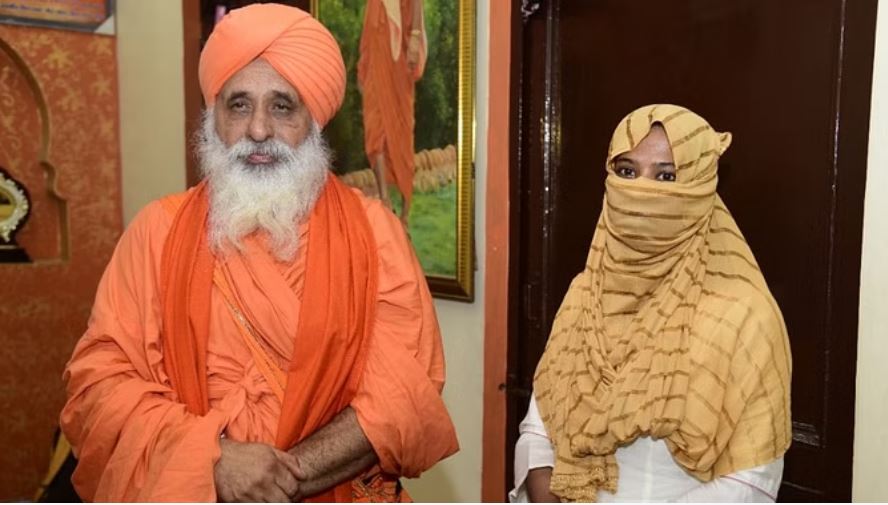 अपनों के हाथों बिक रहीं बेटियां: मस्कट में एक हजार रियाल में रिश्तेदार ने किया सौदा