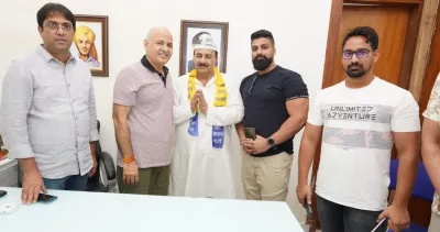 चार दिन में पार्षद का बीजेपी से मोहभंग, फिर आप में की घर वापसी