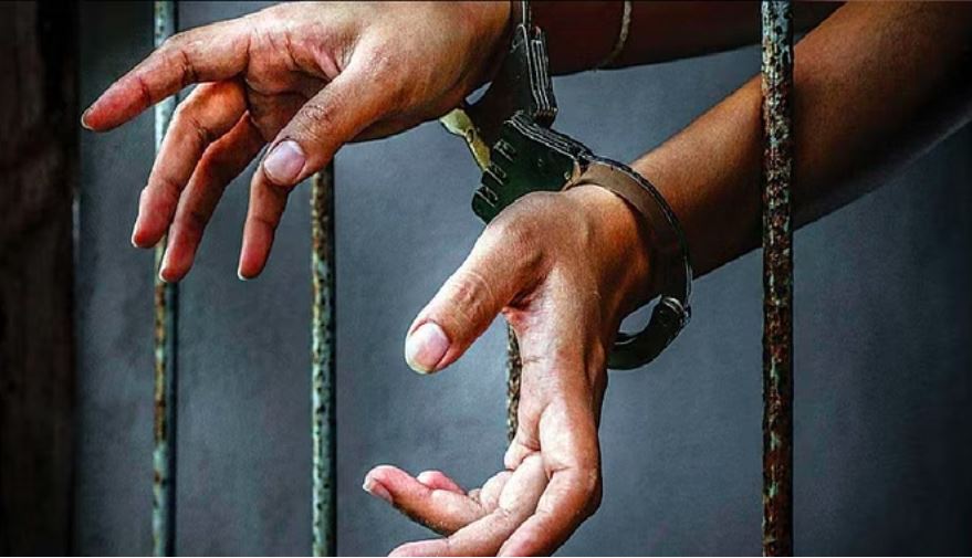 137 करोड़ का अमरूद बाग घोटाला: भगोड़े नायब तहसीलदार ने किया सरेंडर