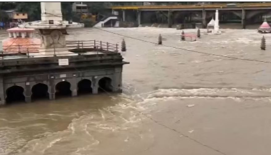 देश के कई राज्यों में मानसून का कहर जारी, गुजरात-महाराष्ट्र के विभिन्न शहर जलमग्न