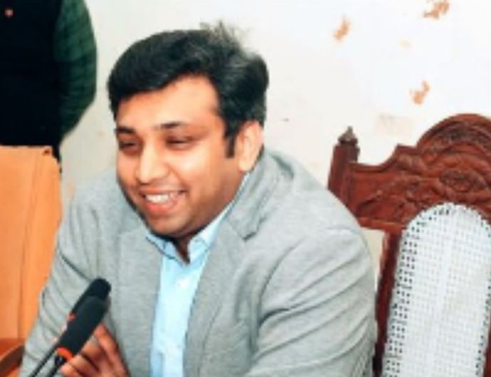 मुज़फ्फरनगर: जिलाधिकारी ने किया लिपिकों का पटल परिवर्तन
