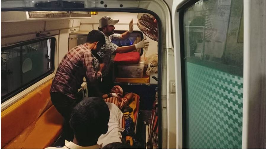 भीलवाड़ा: गौवंश को बचाने की कोशिश में बस और ट्रेलर की टक्कर