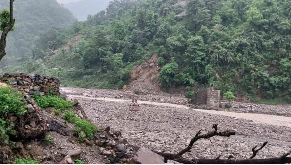 चिफल्टी नदी के बढ़ते जलस्तर ने बढ़ाई मुसीबत, 22 दिन से पांच गांवों के लोग हुए कैद