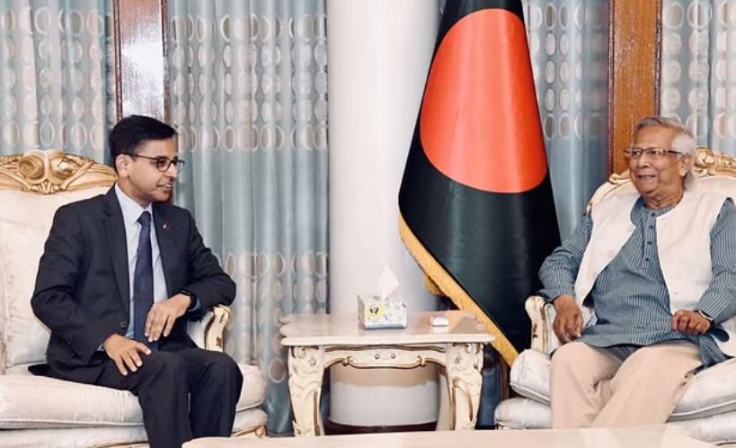 बांग्लादेश: अंतरिम सरकार के प्रमुख यूनुस से मिले उच्चायुक्त प्रणय वर्मा