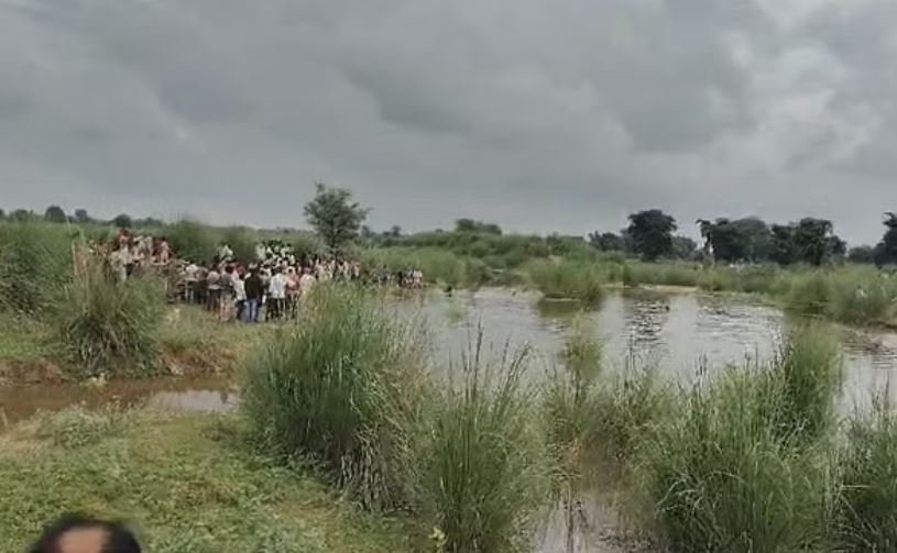 भरतपुर: बाणगंगा नदी के किनारे बनी पोखर की पाल टूटने से सात की मौत