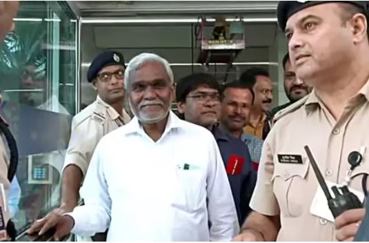 भाजपा में नहीं जाएंगे चंपई, गुरुजी से फोन पर हुई बात के बाद बदला फैसला
