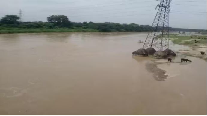 रामनगर बैराज से कोसी में छोड़ा 85 हजार क्यूसेक पानी, नदी में उफान