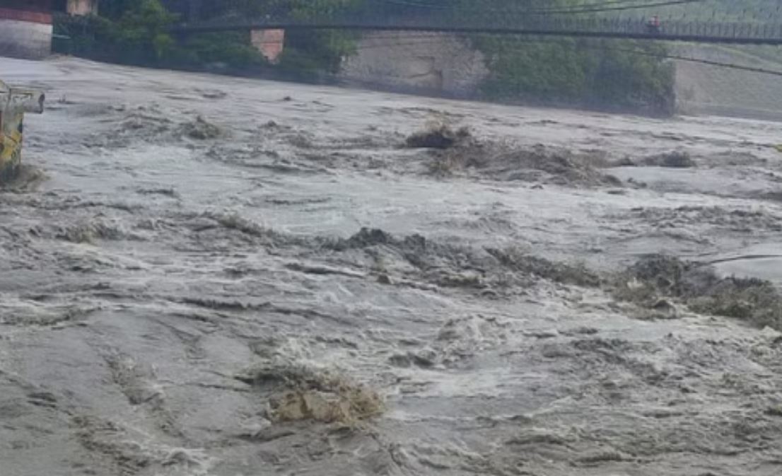 देहरादून समेत चार जिलों में भारी बारिश का यलो अलर्ट, खतरे के निशान से ऊपर बह रही अलकनंदा