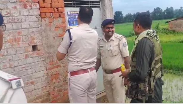 झारखंड में पुलिस ने छेड़ा पोस्टर वार, नक्सलियों की करतूत जानेगा हर घर