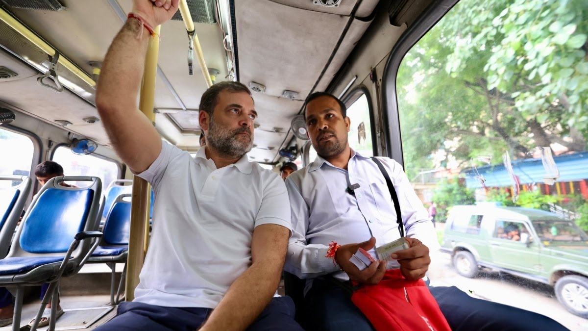 राहुल ने डीटीसी बस में यात्रा कर सुनी ड्राइवर, कंडक्टर और मार्शल की समस्याएं