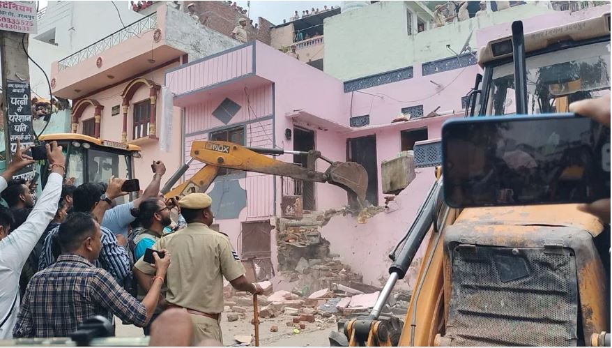 उदयपुर हिंसा में बड़ा एक्शन, आरोपी के मकान पर चला बुलडोजर